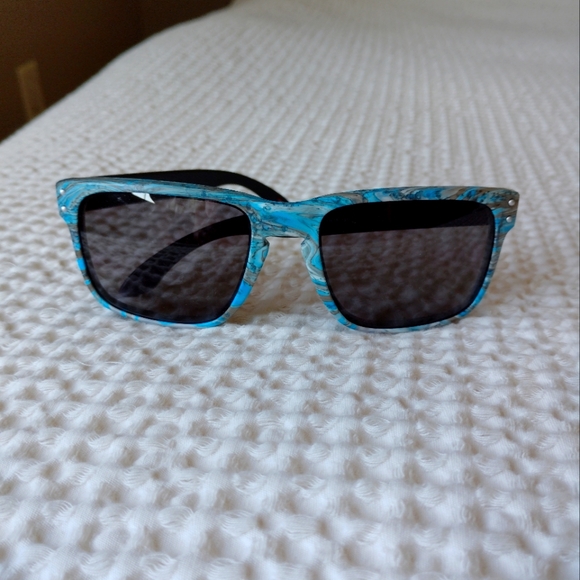 NEW Oakley Sunglasses - Picture 1 of 7
